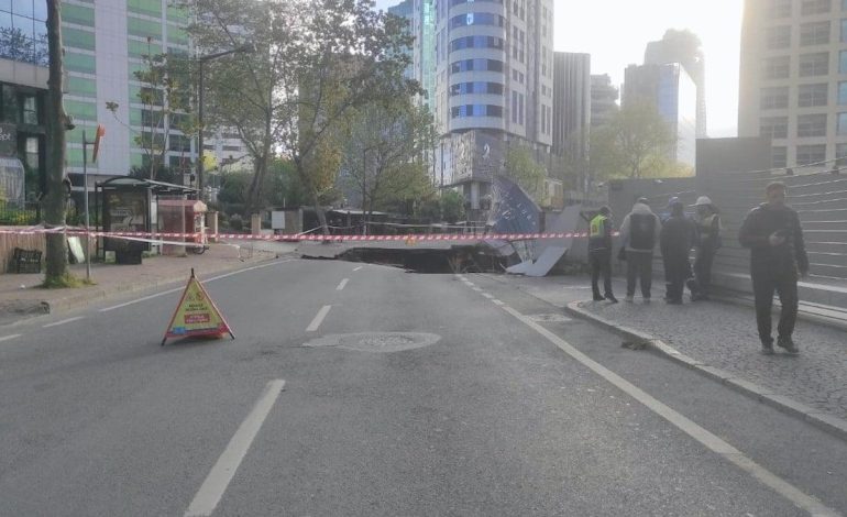 Son dakika… Sarıyer’de yol çöktü: Eski Büyükdere Caddesi trafiğe kapatıldı