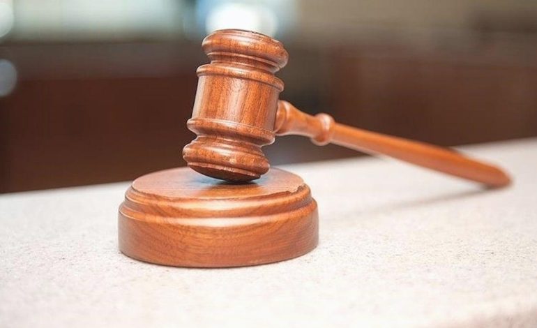 Sosyal medyadan tanıştığı kadının özel görüntülerini paylaştı: Ünlü yazara hapis cezası!