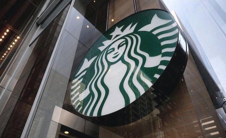Starbucks’ta kıyafet krizi: Yüzlerce çalışan grevde