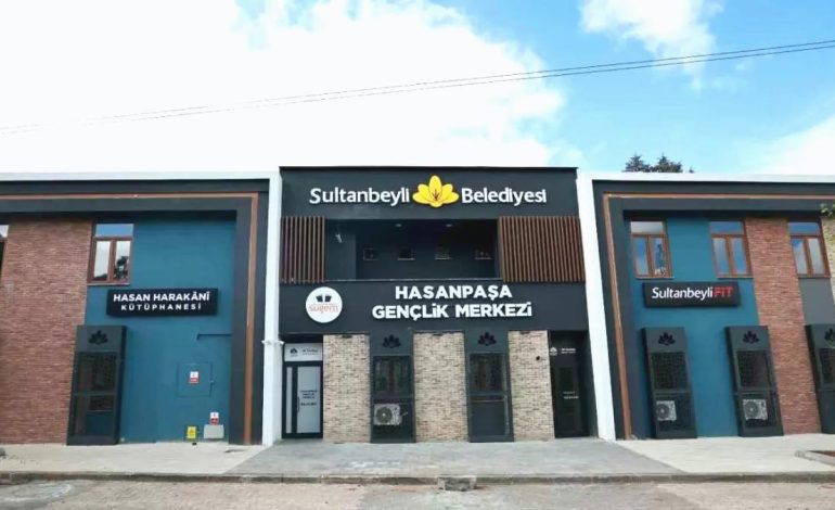 Sultanbeyli’de Yeni Gençlik Merkezi Hizmete Açıldı