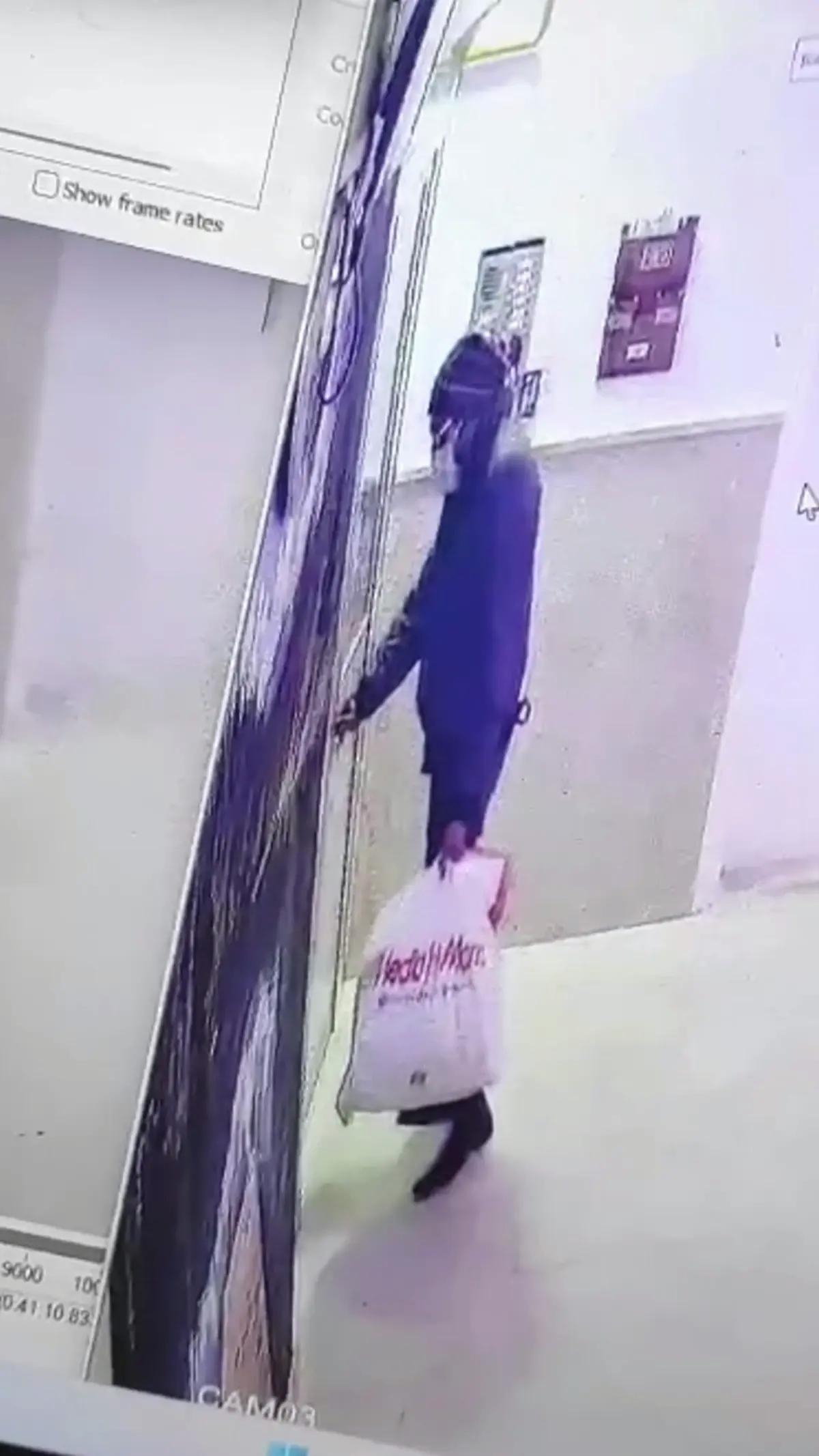 Şüphelinin Apartmana Girişi Kamerada