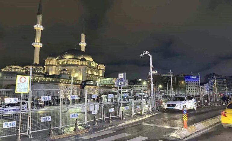Taksim ve İstiklal Caddesi Trafiğe Açıldı