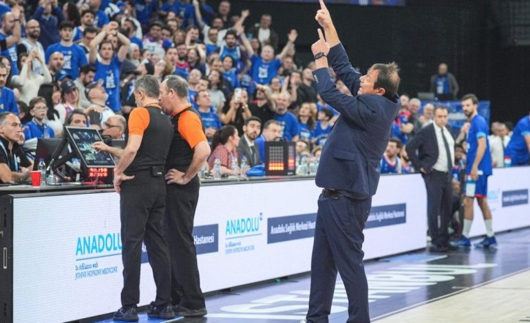 Taraftara kızıp salonu terk etmişti! Ergin Ataman’dan Anadolu Efes açıklaması