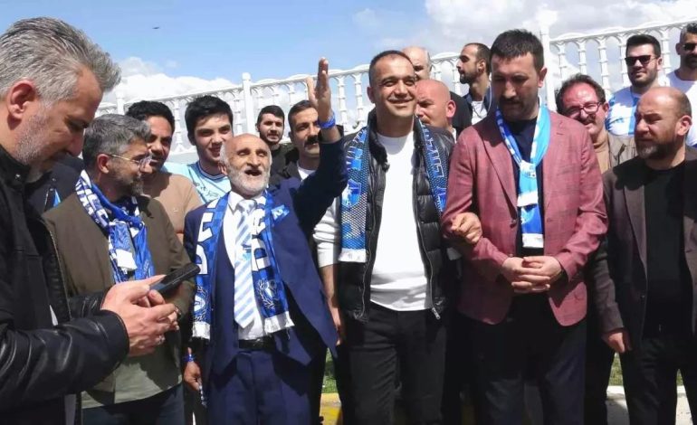 Taraftarlardan coşkulu uğurlama
