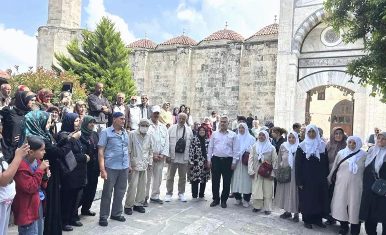 Tarsus’ta İlk Hac Kafilesi Uğurlandı