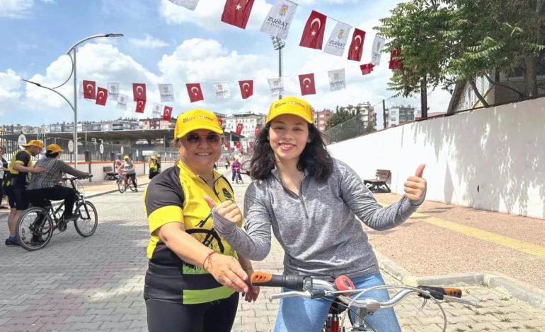 Tarsus’ta Kadınlara Bisiklet Eğitimi