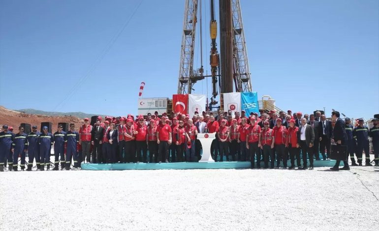 TBMM Başkanı Kurtulmuş, Gabar Dağı’ndaki petrol üretim sahasında konuştu Açıklaması