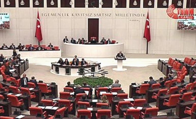 TBMM’de AYM tartışması “23 yıldır kanun yapmayı, devlet yönetmeyi öğrenemediniz”