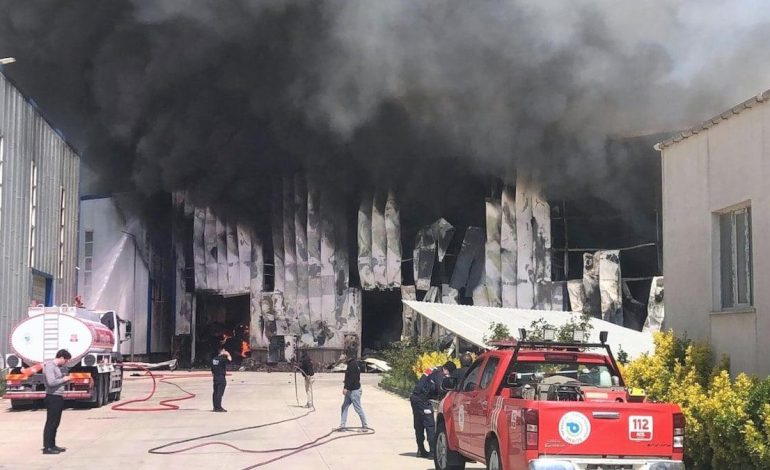 Tekirdağ’da kot fabrikasında yangın!