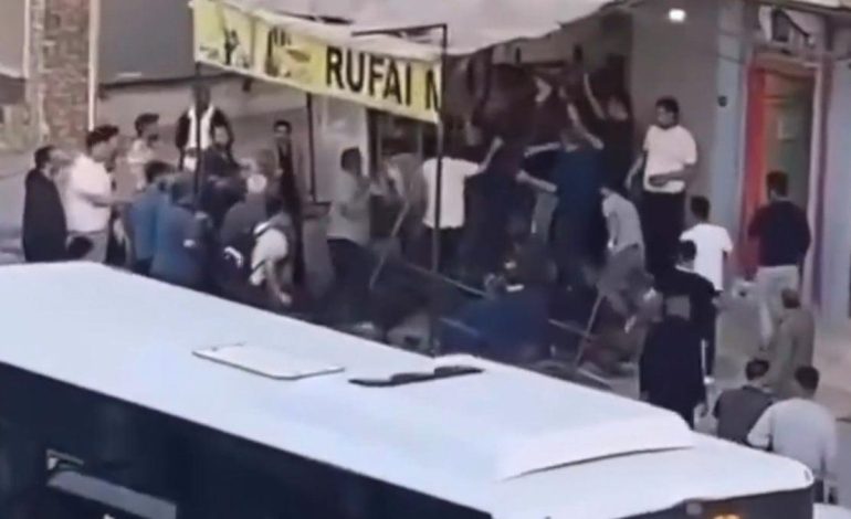 Tekmeli sopalı kavga çıktı Şanlıurfa karıştı!