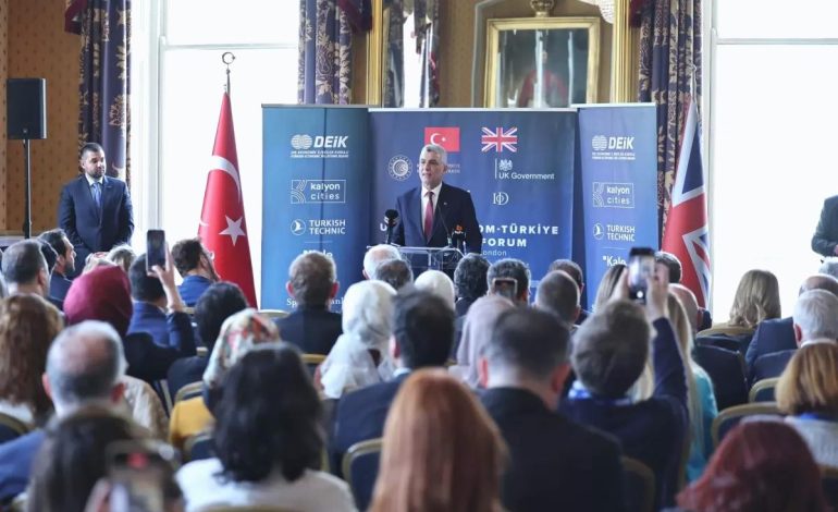 Ticaret Bakanı Bolat Londra’da İş Forumuna Katıldı