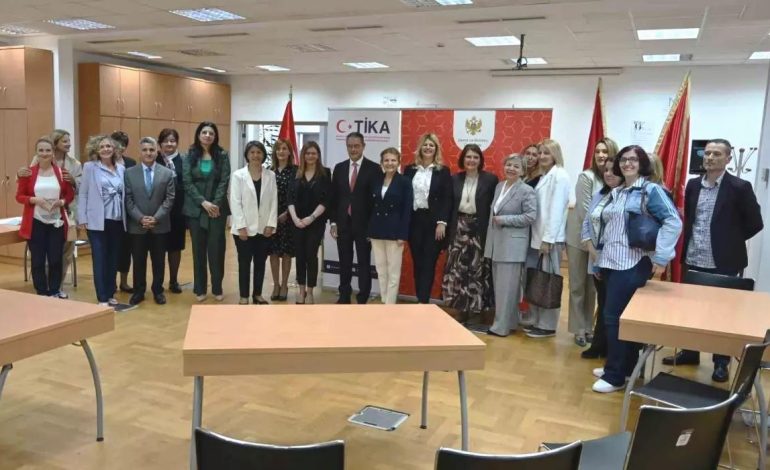 TİKA’dan Karadağ’a Ofis Mobilyası Desteği