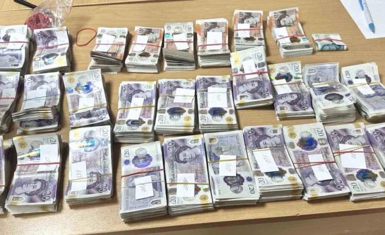 Tır Sürücüsü, Havalandırma Kanalında 50 Bin Sterlinle Yakalandı