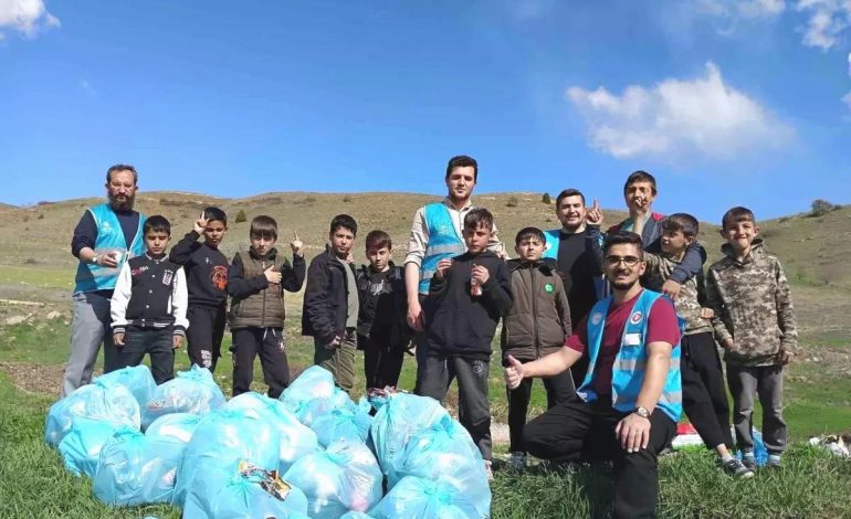 Tomarza İlçe Müftülüğü’nden Çevre Temizliği Projesi