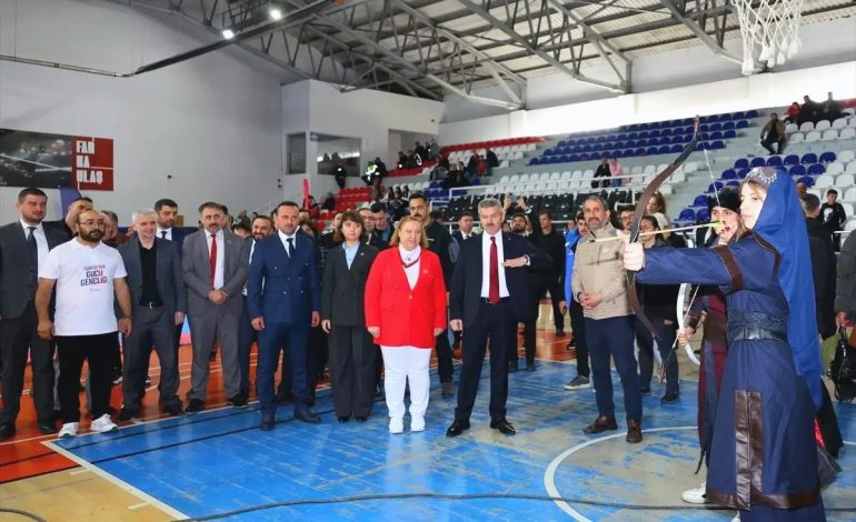 Trabzon ve çevre illerde 19 Mayıs Atatürk’ü Anma, Gençlik ve Spor Bayramı kutlanıyor