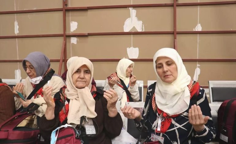 Trabzon’dan 160 Hacı Adayı Uğurlandı