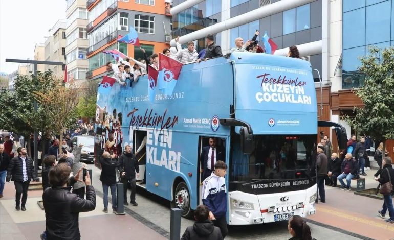Trabzonspor Genç Takımı’ndan Şehir Turu