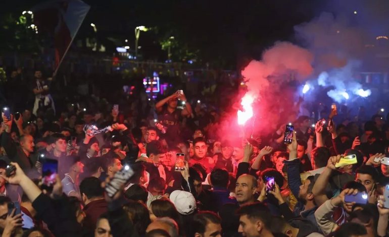 Trabzonspor taraftarları, Ziraat Türkiye Kupası finalini dev ekrandan takip etti