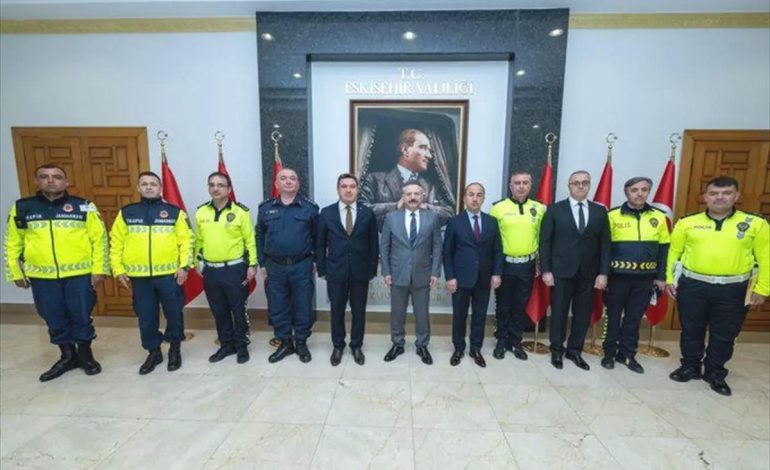 Trafik Personeline Başarı Belgesi