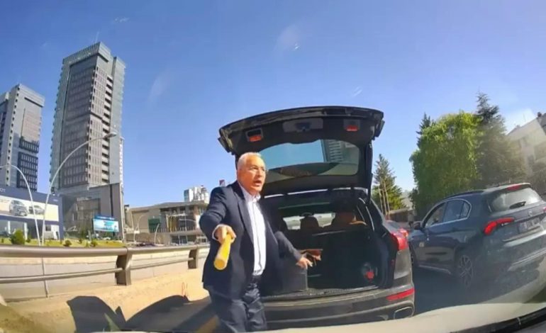 Trafik Tartışması Beyzbol Sopası ile Bitti
