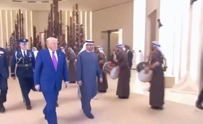 Trump BAE’ye Ulaştı