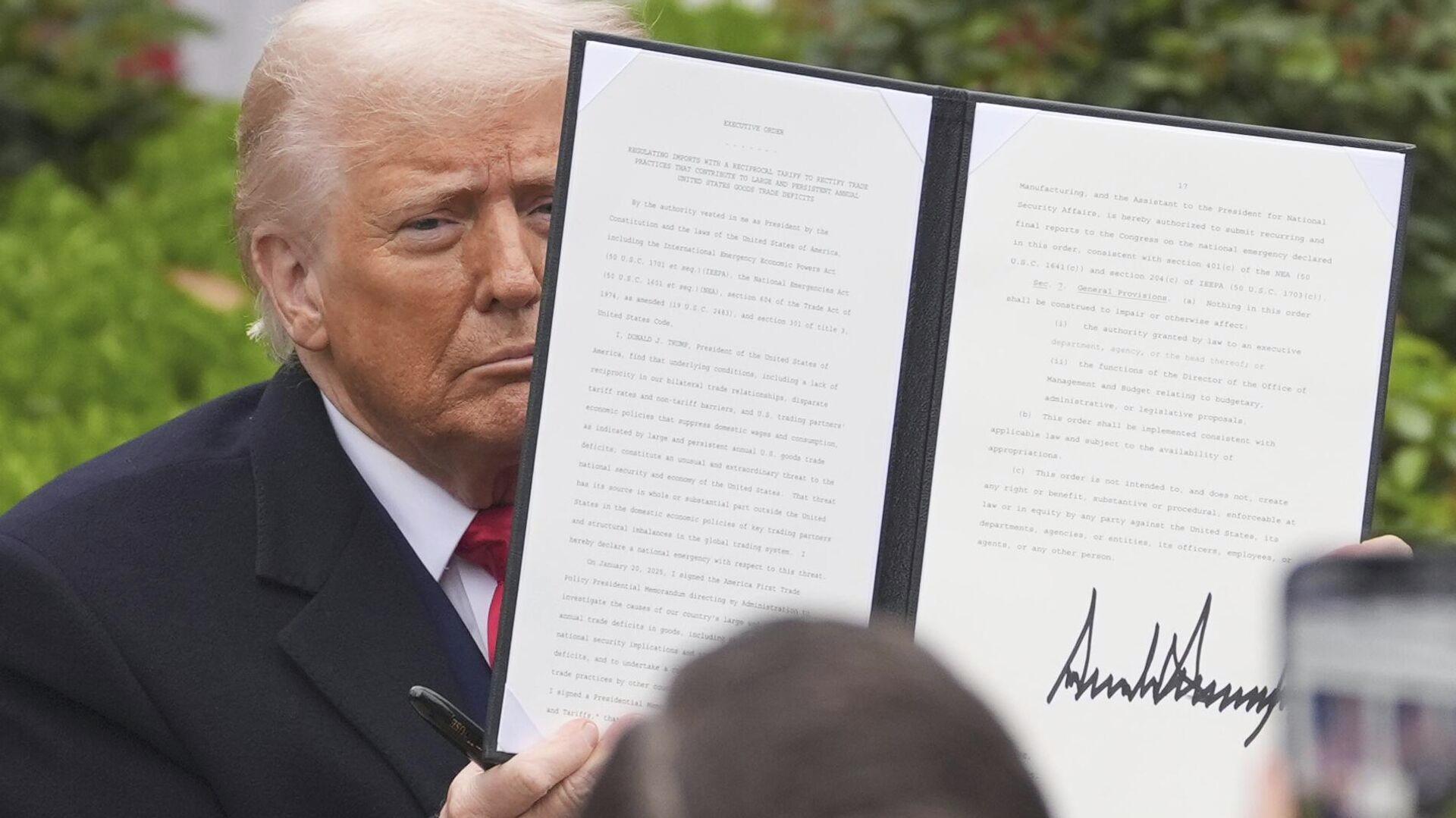 Trump karar alıyor, federal yargıçlar bozuyor: Seyahatlerini askıya alınan 12 bin mültecinin ülkeye girmesine hükmedildi