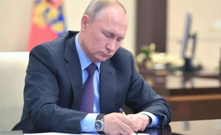 Trump ve Putin Görüştü