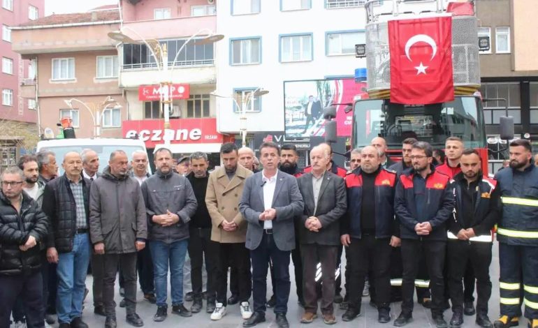 Türkeli Belediyesi’ne İtfaiye Aracı ve İlaçlama Makinesi Teslim Edildi