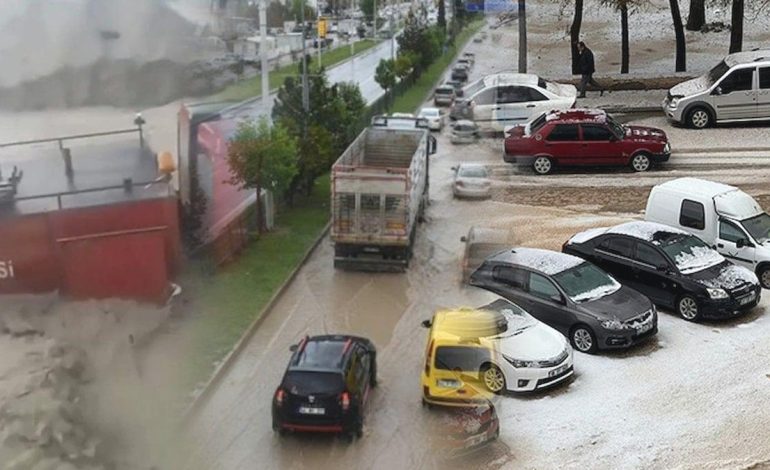 Türkiye’yi sağanak ve dolu vurdu: Araçlar yolda kaldı, tarım arazileri zarar gördü