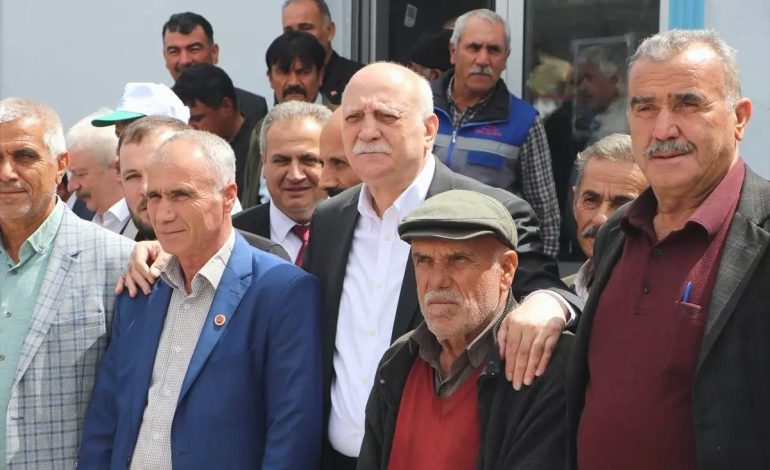 TZOB Genel Başkanı Bayraktar, Gaziantep ve Kahramanmaraş’ta zirai dondan etkilenen meyve bahçelerini inceledi