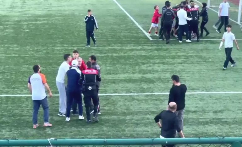 U-15 Finalinde Gergin Anlar