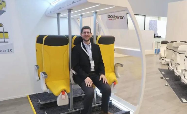 Uçaklarda yeni dönem: Yan oturarak uçuş başlılyor