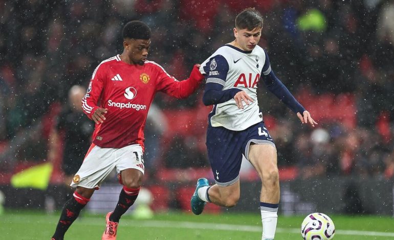 UEFA Avrupa Ligi’nde Tottenham üçüncü, Manchester United ikinci şampiyonluğun peşinde