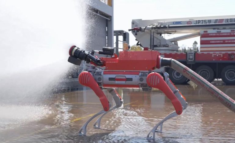 Unitree, yeni yangın söndürme robot köpeğini duyurdu