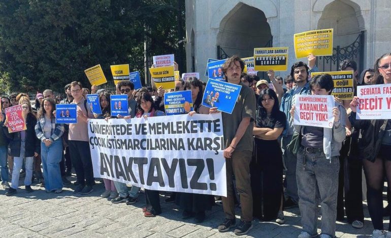Üniversite öğrencilerinden Boğaziçi’ne destek