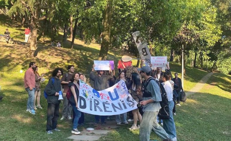 Üniversite öğrencilerinden tutuklu gençlere destek eylemi