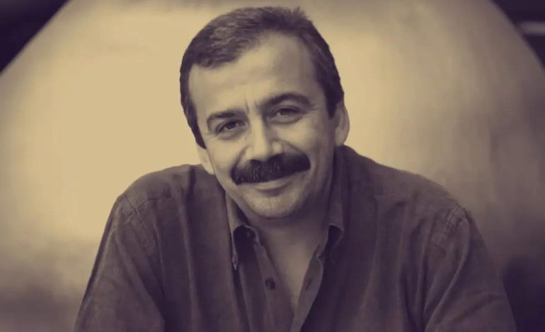 Ünlü isimlerden Sırrı Süreyya Önder’e veda mesajları