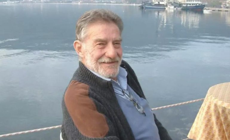 Ünlü oyuncu Ahmet Mekin hastaneye kaldırıldı
