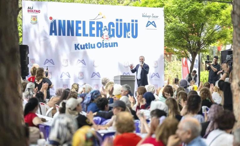 Vahap Seçer: “Kadınların aşamayacağı hiçbir engel yok”