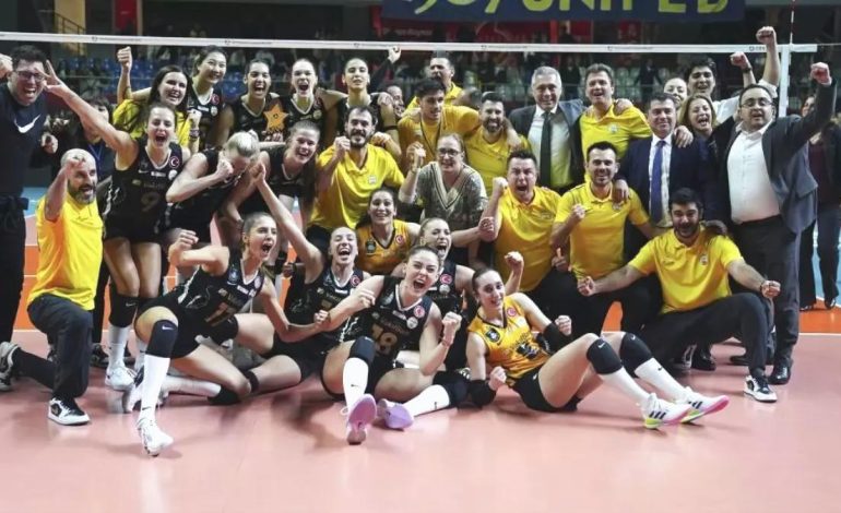 VakıfBank Şampiyonlar Ligi’nde Final Arıyor