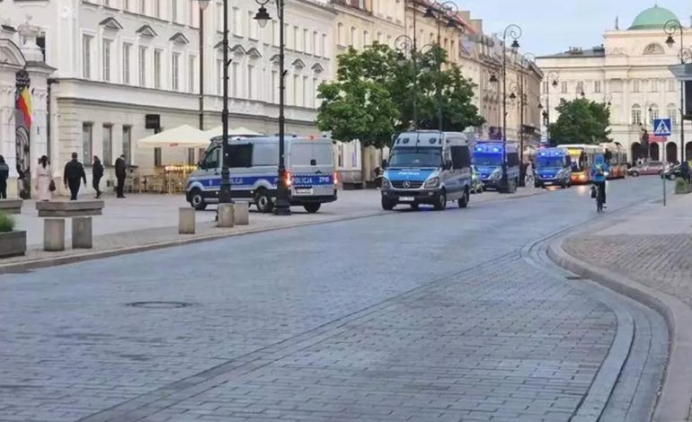 Varşova Üniversitesi’nde baltalı saldırı! 1 kişi hayatını kaybetti