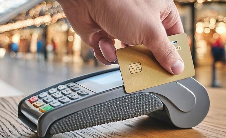 Vatandaşlar kredi kartlarını asgari ödemeyle döndürüyor