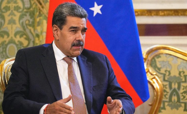 Venezuela Devlet Başkanı Maduro, Çin Devlet Başkanı Şi ile bir araya geldi
