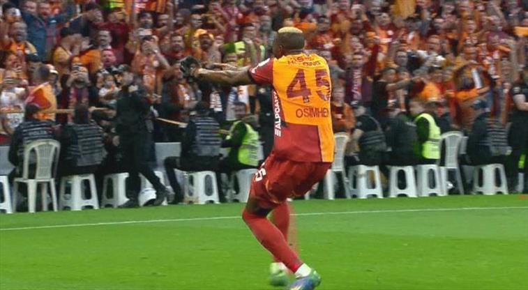 Victor Osimhen’e büyük jest! İşte o anlar…