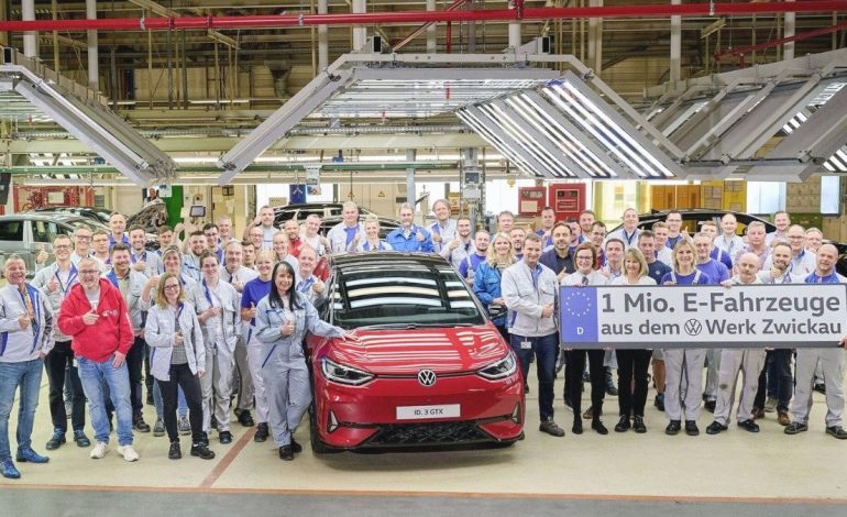 Volkswagen, Almanya fabrikasında 1 milyonuncu elektrikli aracını üretti