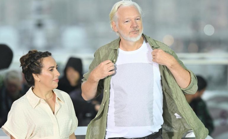 Wikileaks kurucusu, Cannes’a Gazze’de öldürülen çocukların isimleriyle çıktı