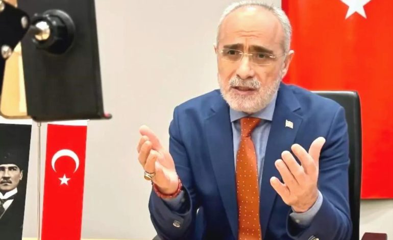 Yalçın Topçu: Ana Dilini İyi Bilmek, Çok Dilli Olmanın Temelidir
