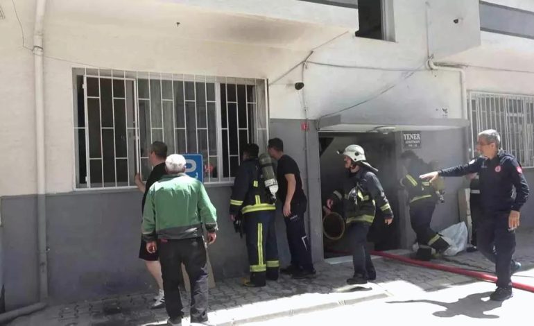 Yalova’da Dairede Çıkan Yangında Ev Sahibi Kurtarıldı