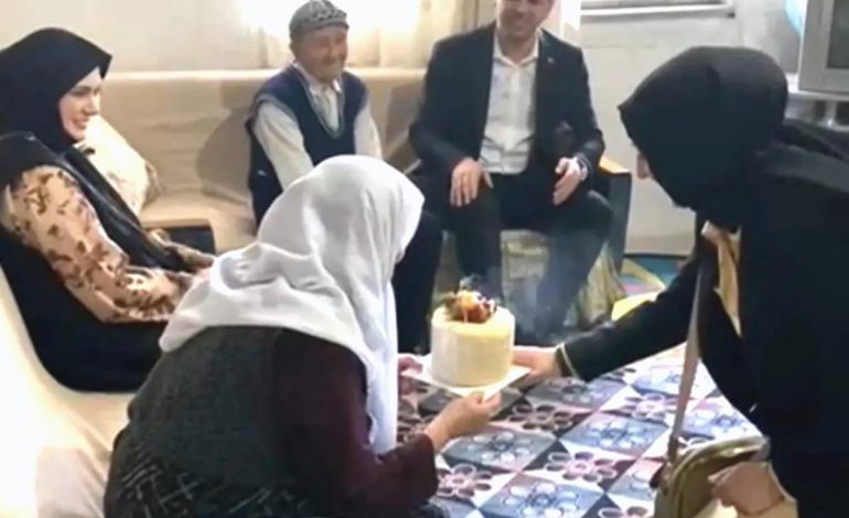 Yaşlı Çifte Anlamlı Ziyaret