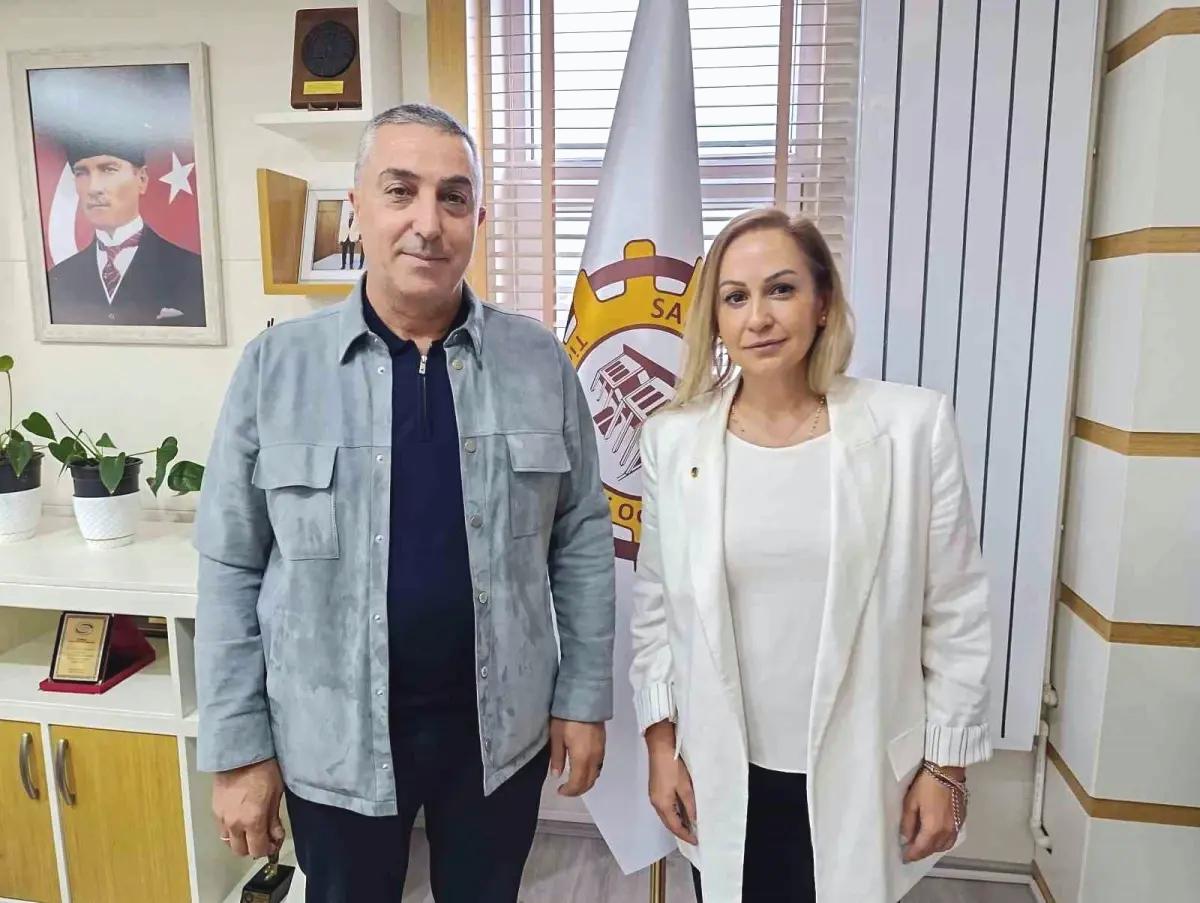 Yeni Üye Rozetini Aldı